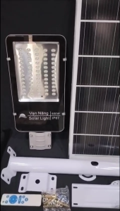 ĐÈN ĐƯỜNG NĂNG LƯỢNG MẶT TRỜI 500W