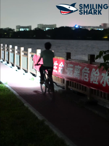 Smiling Shark QXD414 Bright light Bicycle lights LED Ride at night Bicycle lights 5Mode Type-CRechargeable High Capacity Battery Visible battery values Waterproof Outdoor cycling