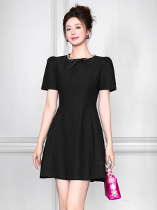 Happy Diva váy A mini đen mùa hè tôn eo mảnh có bầu bướm 9008