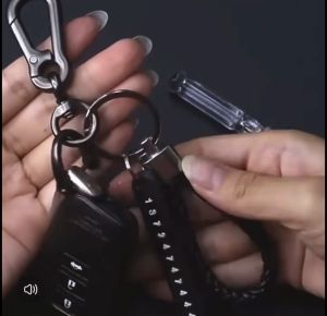 Anti-Lost Car Key Chain Phone Number Card Keyring Phone Number Plate Key Ring Auto Vehicle Key Ring Car Accessor 掉失联络钥匙扣