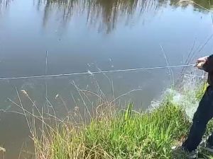 Fishing Net Three-Layer Floating Net Interception Net A Large Number of Fishing Tools Nylon Durable and Not Easy to Knot Fishing Net