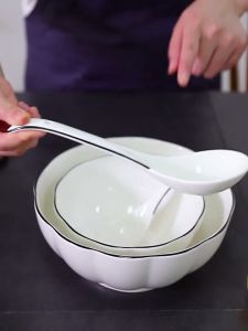 ช้อนสวยงาม ช้อนกลาง ช้อนเซรามิก ช้อนมินิมอล ช้อนกินข้าว ช้อนขนาดใหญ่ ช้อนสีขาว ช้อนสีสวยๆ