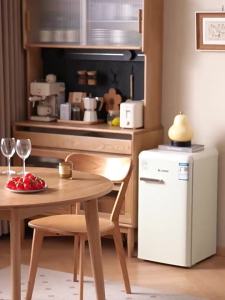 YUANSHI YUANSU | Solid Wood Round Oak Simple Design Small House Dining Table