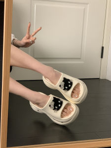 รองเท้าแตะส้นหนาสำหรับผู้หญิง รองเท้าแตะแบบสวมลำลอง สไตล์เกาหลี รองเท้าแตะแบบสวมส้นแบน สวมใส่สบาย รองเท้าแตะแฟชั่นฤดูร้อน