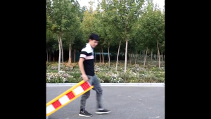 แผงกั้นจราจร แผงกั้นไฟเบอร์ยืดหดได้ สูง1.2เมตร x ยืดหดได้ 2.5เมตร ยืดไสลด์และพกพาได้