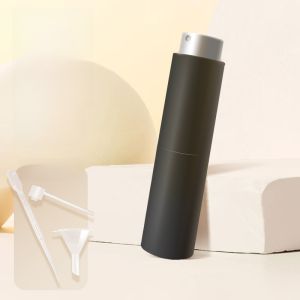 ขวดแยกน้ำหอมแบบกดหมุนได้ขนาดพกพาสำหรับเดินทางพร้อมฝีมือทำจากจีน