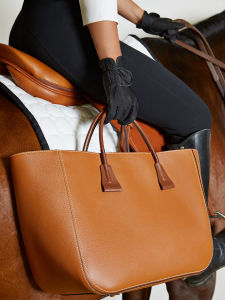 Gikan Leather Casual Tote Bag Large Capacity Single Shoulder Handheld Underarm Bucket Commuter Womens Bag Fashionable European Style