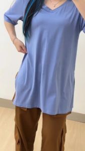 3807 kaos salwa vee slit top oversize bigsize melar kaos polos