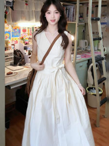 ZHENMANZI | French V-Neck Sleeveless Beige Summer Dress 2026 New Design