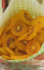 Dried Sliced Kiwi VINAFOOD 100G/250G/500G 100% Natural Sweet & Delicious