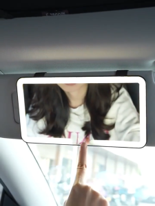 ที่บังแดดในรถยนต์ หน้าจอสัมผัสปรับความสว่างได้ กระจกแต่งหน้าสามเกียร์ปรับ รถ LED กระจกแต่งหน้าสามเกียร์ปรับ แผ่นภายในด้านหลังกระจกหรี่แสงได้