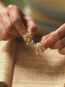 French Style Mid-Ancient Vintage Earring Ear Clip Non-Pierced Trifari Trifari Monet Pearl Flower