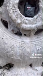 MD โฟมสลายคราบ โฟมล้างรถแบบไม่ต้องถู เคลือบเงา  MD Clean Car