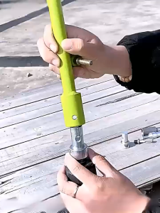 Auger Bit Converter For Drill/Hammer Drill/Impact Wrench Garden Auger Bit Tool Auger Hole Excavator Ground Drill Soil Drill For Planting Drill Auger Gardening Tools Soil Drill Garden Sowing Flower Seeder Earth Ground Auger Drill Bit Converter