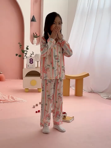 120-160cm ชุดนอนเด็กโต ผู้หญิง 10 12 ปี ชุดนอนเด็ก รูปแบบการ์ตูน น่ารัก ความงาม 2025 ใหม่ 【จัดส่งจากประเทศไทย】
