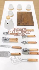 Multipurpose Kitchen Gadget Set - Wood Handle