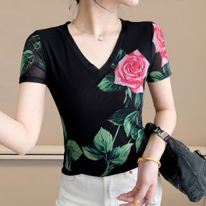 YIMEI เสื้อตาข่ายแขนสั้นสำหรับผู้หญิงเสื้อตาข่ายพิมพ์ลายสไตล์ตะวันตกเข้ารูปพอดีการออกแบบแฟชั่นใหม่ฤดูร้อนเสื้อยืดคอวีฐานที่เหมาะสมรัดรูป