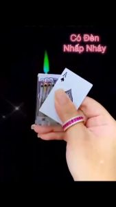 BẬT LỬA LÁ BÀI CÓ ĐÈN LED NHẤP NHÁY THIẾT KẾ KÈM GƯƠNG SOI ĐỘC LẠ