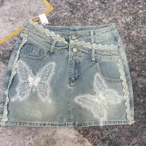 กระโปรงสั้นทรงเอเอวสูงผ่าหน้าดีไซน์เก๋ไก๋สำหรับผู้หญิงในช่วงฤดูร้อนปี 2025 กระโปรงสั้นทรงเอปักลายผีเสื้อสีพื้น