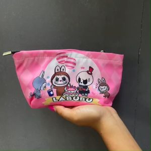 👑 กระเป๋าเครื่องสำอางค์ ลาย Monster งานผ้านุ่ม ขนาด 20×12×6 cm