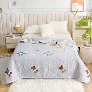 ผ้าห่ม รุ่นบาง มีสีสันหลากหลาย เป็นผ้าฝ้ายนำเข้า ขนาด 180*200 เหมาะกับทุกเพศทุกวัย พกพาสะดวก สามารถใช้ได้กับทุกสถานที่ สีไม่ตก