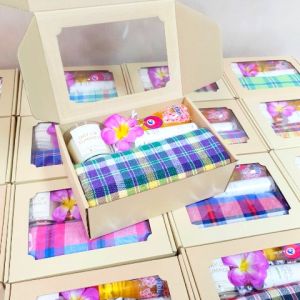 พร้อมส่ง ชุดรดน้ำดำหัว ผู้ใหญ่ ของขวัญ 🙏💦 หมอนหาย น้ำอบ เทียนหอม น้ำมันมะพร้าว กระเช้า ของรับไหว้ ธรรมดา กระเป๋า สูตรธรรมดา ราคาที่สุด ของฝาก