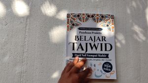 Buku Islami Panduan Praktis Belajar Tajwid (Dari Nol Sampai Mahir)