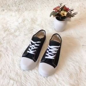 รองเท้าผ้าใบ 36-39 ผู้ชาย รองเท้าแฟชั่น สวมใส่สบาย รองเท้านำเข้าราคาถูก (ส่งเร็ว)