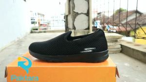 BIG PROMO SEPATU SLIP ON PRIA WANITA KANVAS OLAHRAGA LARI WARNA HITAM  KERJA BAHAN SUPER RINGAN KUAT