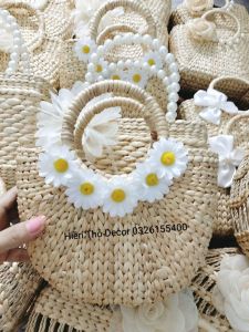 túi cói lục bình đính hoa cúc siêu xinh size 20cm