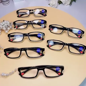 แว่นตาอ่านหนังสือป้องกันแสงสีฟ้ากรอบเหลี่ยมTR90เบาพิเศษ+100~+300แว่นสายตายาวสำหรับผู้ชายและผู้หญิง