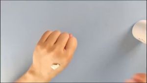 Whitening body lotion  Moisturizing body lotion  230g  Quick whitening  Hydration  Moisturizing the skin  Mild and non irritating  comfort