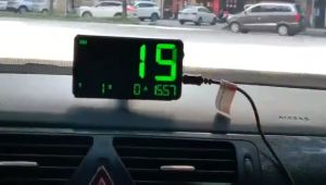 ตัวบ่งชี้ความเร็ว GPS HUD ไมล์ดิจิตอล แสดงความเร็วรถ บอกกิโล แท้100% สำหรับรถบรรทุกรถบัสทุก Head-Up Display Digital