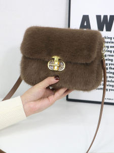 กระเป๋าสี่เหลี่ยมขนาดเล็กสำหรับผู้หญิง ฤดูใบไม้ร่วง/ฤดูหนาว กระเป๋าสะพายไหล่หนังนิ่ม กระเป๋าสะพายข้างขนสัตว์ กระเป๋าสี่เหลี่ยมเล็ก สไตล์ลำลอง