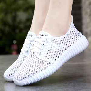 Comfortable Breathable Summer Sports Casual Shoes for Women Beijing Cloth Shoes with Flat Sole and Cut-Out Design Versatile for Youth