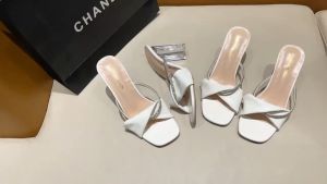 รองเท้าแตะ ส้นสูง รองเท้าผู้หญิง แฟชั่นฤดูร้อน หัวเหลี่ยม แต่งเพชรส้นใส ส้นแก้วเก๋มาก รุ่นใหม่สวยมาก ไซส์ 37-42