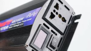 Car Power Inverter (1000W) DC 12V To AC 220V Pure Sine Wave NBQ1000W