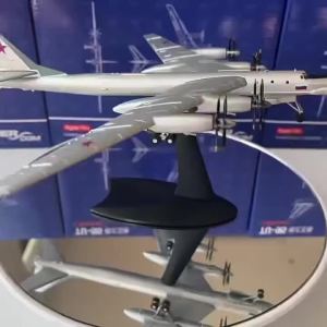 1/200 Scale Aircraft Russian Soviet Tu-95 Bear Bomber TU-95 Finished Airplane Model Metal Military Diecast Plane Model Gift