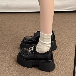 รองเท้าส้นแบนหนังสีดำสำหรับผู้หญิง ทรงหัวมน ส้นเตี้ย พื้นยาง รองเท้าลำลอง สไตล์อังกฤษย้อนยุค รองเท้าสวมสบาย รองเท้าแฟชั่น