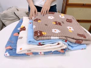 5ฟุต/3ฟุตผ้าห่มนาโน แบบลายทางแนวตั้ง ผ้าห่มนุ่มๆ เบาสบาย กันหนาวได้ ลายน่ารักมาก คลุมได้ทุกคน