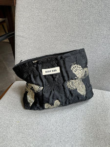 สีดำ กระเป๋าแต่งหน้าความจุขนาดใหญ่ผีเสื้อ ผู้หญิง กระเป๋าใส่อุปกรณ์อาบน้ําเดินทางแบบพกพากระเป๋าเก็บรูปสี่เหลี่ยม โพลีเอสเตอร์ วัสดุ