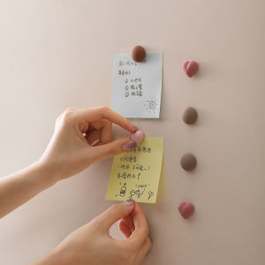 8PCS ตู้เย็นแม่เหล็กสร้างสรรค์การ์ตูนสีทึบรูปหัวใจสติกเกอร์แม่เหล็กน่ารักรอบตกแต่งสติกเกอร์แม่เหล็ก