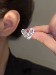 ต่างหูแบบมีรูปหัวใจประดับเพชรสองด้านสำหรับผู้หญิง ต่างหูแบบไม่ต้องเจาะ ขนาดเล็ก สไตล์เรียบง่าย หลากหลายสไตล์ เครื่องประดับแฟชั่น