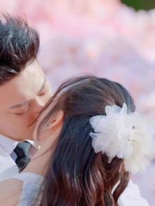 Xu Yiyang Proposal Same Style White Super Fairy Silk Yarn Feather Large Flower Hair Jaw Clip Back Head Updo Shark Clip Female