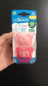 [ PV22006 - Hồng ] Set 2 ty ngậm phát sáng dạ quang Prevent chỉnh nha chống vẩu Dr.Browns ( 6-18m )