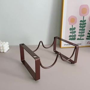 European Iron Art Creative Stacking Wine Rack
