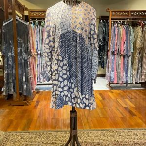Gala Tunik Viscos by Dian Pelangi LIMITED EDITION Blouse Baju Atasan Kemeja Blus Outfit Busui Kerja Kantor Casual Formal Pesta Pernikahan Kondangan Wanita Hijaber Cantik Anggun Modis Modern Elegan Mewah Model Korea Terbaru Motif Batik Cap Hand Made