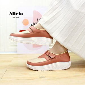 Sepatu wedges wanita ONE LOVE terbaru model Velcro samping upper dari bahan kulit sintetis premium dengan kombinasi bordir cantik sol TPR putih empuk ringan dan anti licin