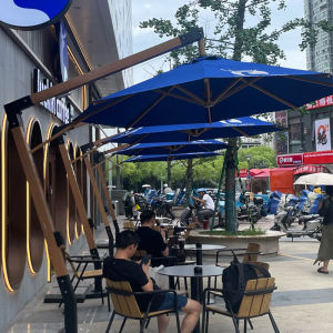 Outdoor Sunshade Umbrella Garden Commercial Coffee Shop Patio Real Estate Table Chair with Umbrella Rotatable Column Umbrella