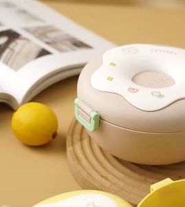 YAGE กล่องข้าวโดนัทลายการ์ตูนกันรั่ว มี 3 ช่อง สามารถเข้าไมโครเวฟได้ ฝาล็อคสนิท กล่องข้าวอเนกประสงค์ (พร้อมจัดส่ง)